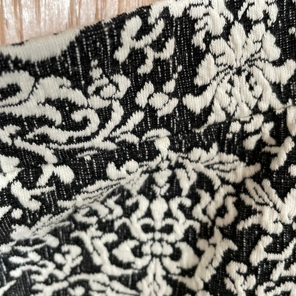 Loft brocade skirt - Picture 2 of 3